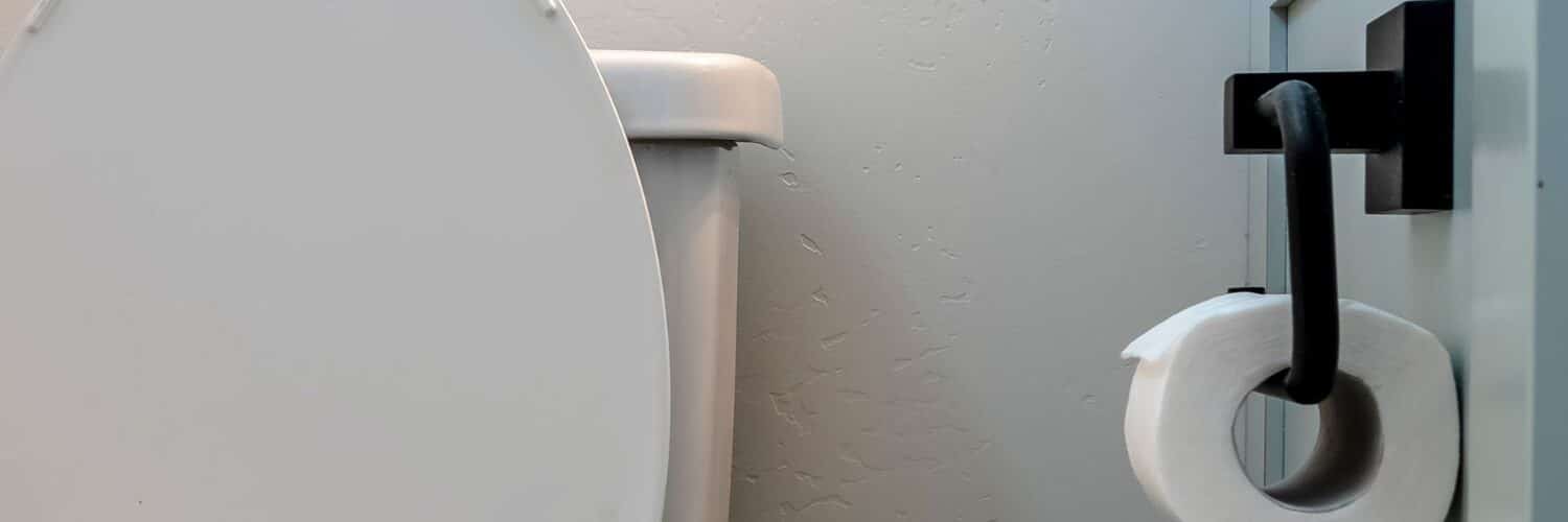 So funktioniert die Montage für den WC Rollenhalter ohne Bohren